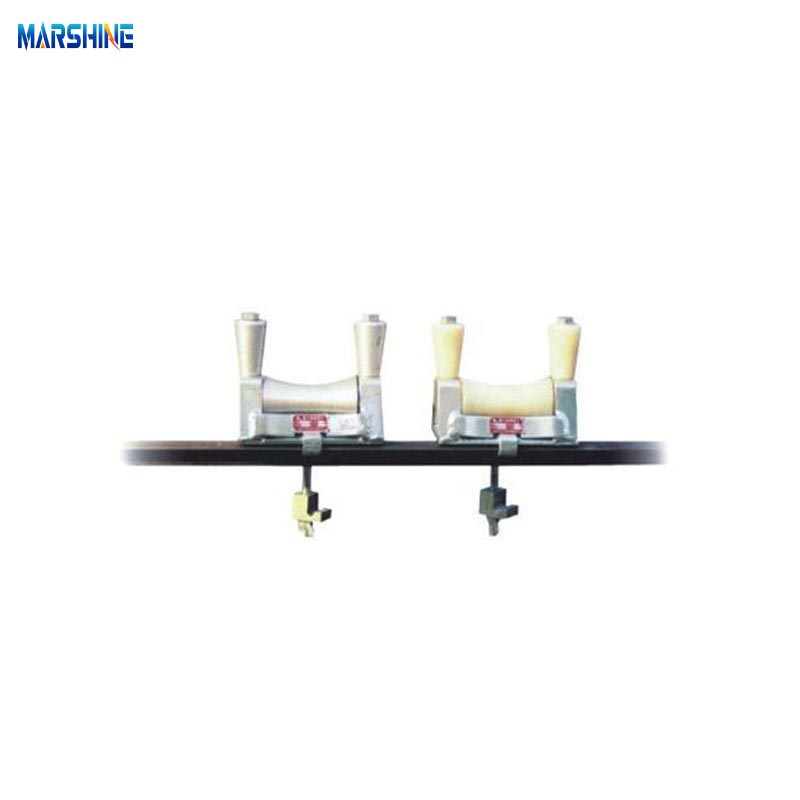 Chuỗi dây dẫn Tri-Rollers gắn trên Crossarm