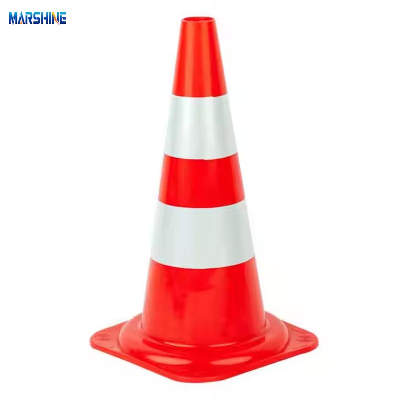 Cones đường giao thông